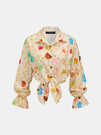 Conjunto de dos piezas con estampado de conchas y lunares dorados