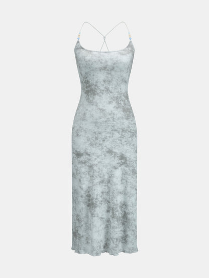 Vestido midi ceñido tie dye con tirantes de cuentas
