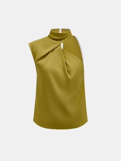 Conjunto de top de escote asimétrico y short con cinturón