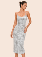 Vestido midi ceñido tie dye con tirantes de cuentas