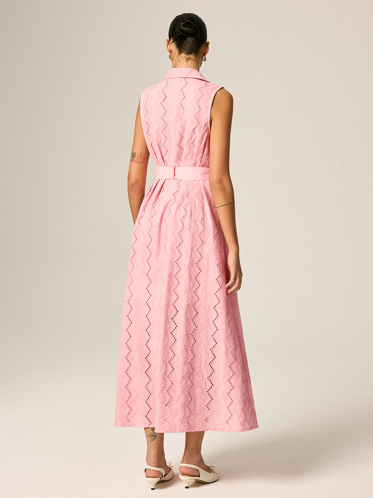 Vestido Largo Camisero Sin Mangas con Bordado Calado y Cinturón