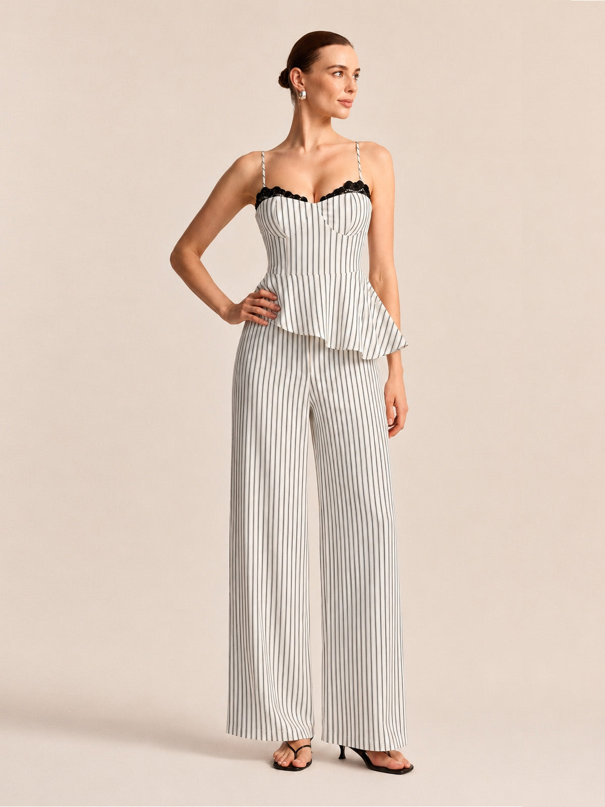 Conjunto de top peplum a rayas con encaje y pantalón