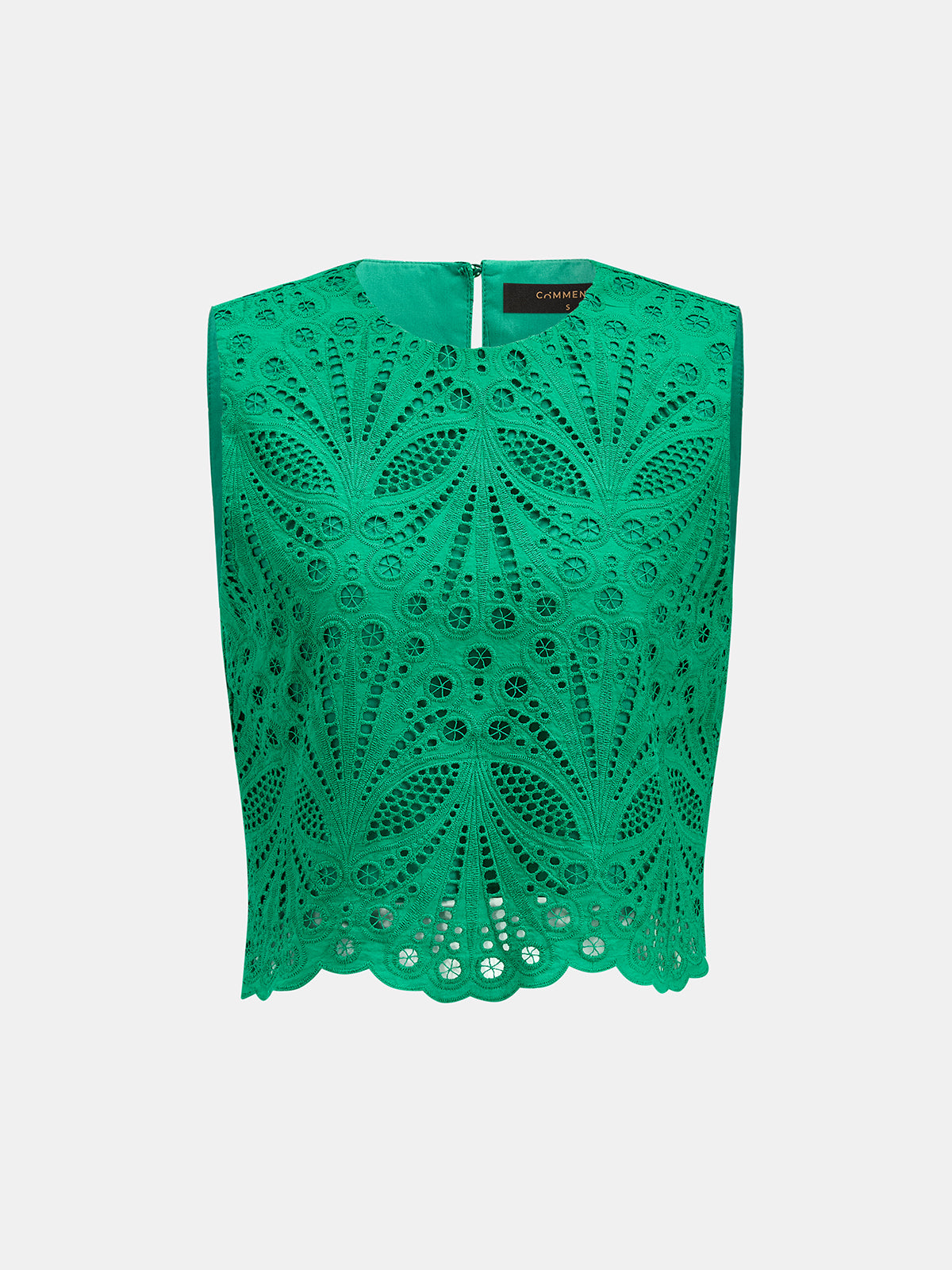 Conjunto de Dos Piezas con Falda y Detalle de Encaje Calado