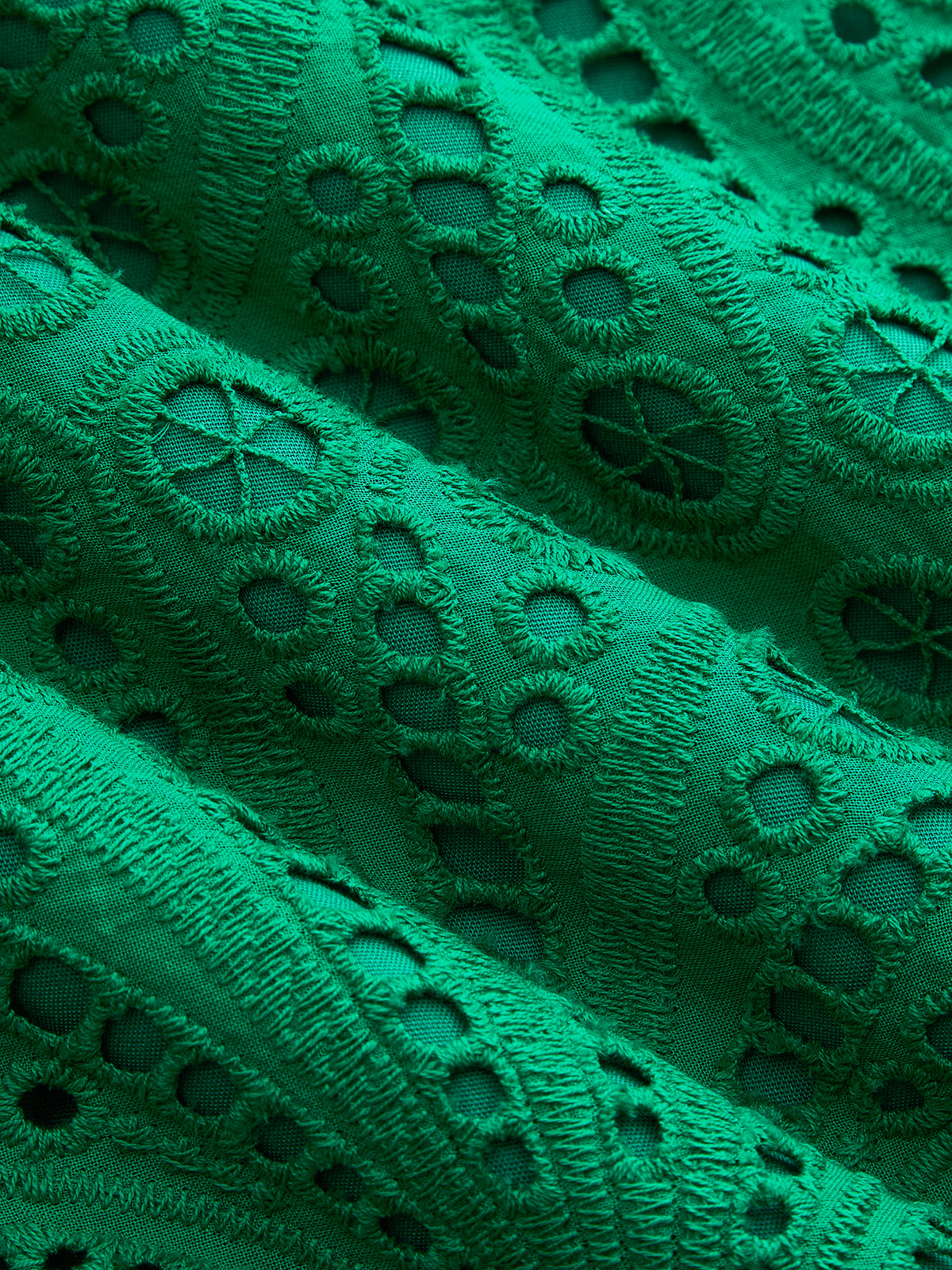 Conjunto de Dos Piezas con Falda y Detalle de Encaje Calado