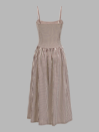 Vestido midi de tirantes a rayas con pecho fruncido