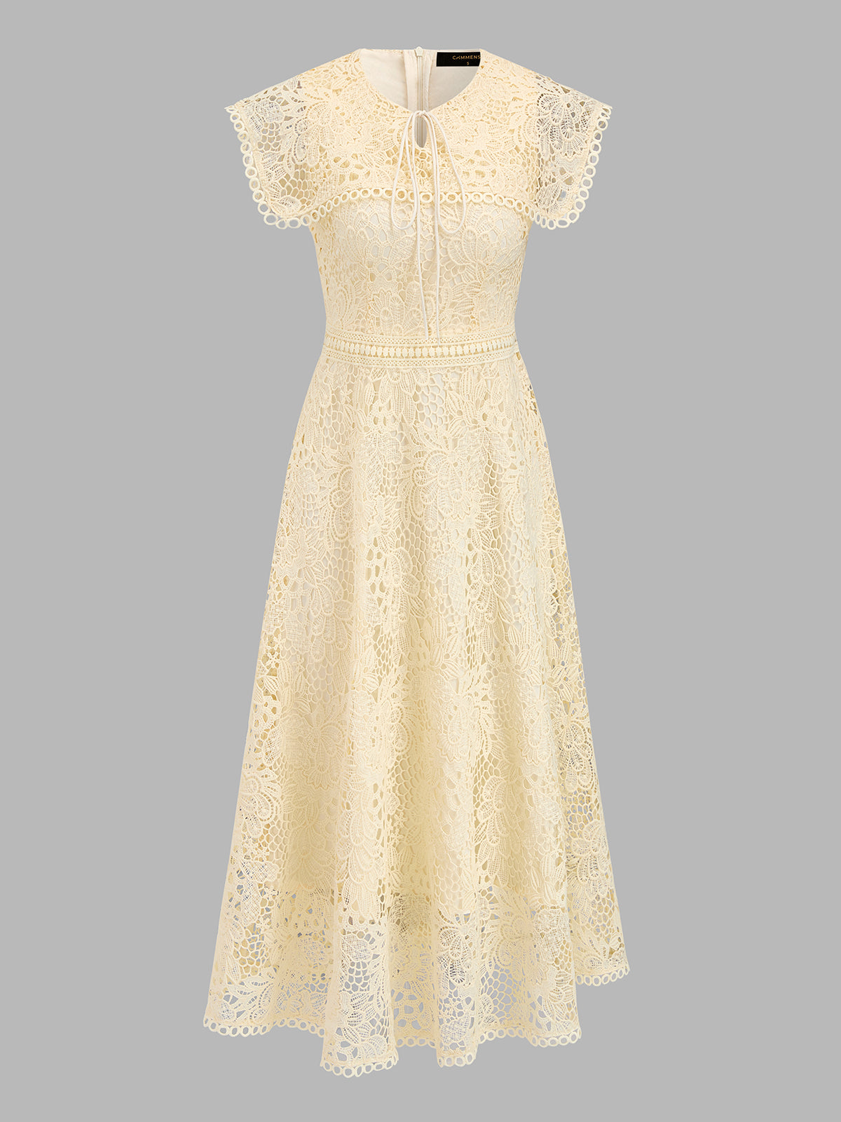 Vestido midi de encaje con cuello capa anudado