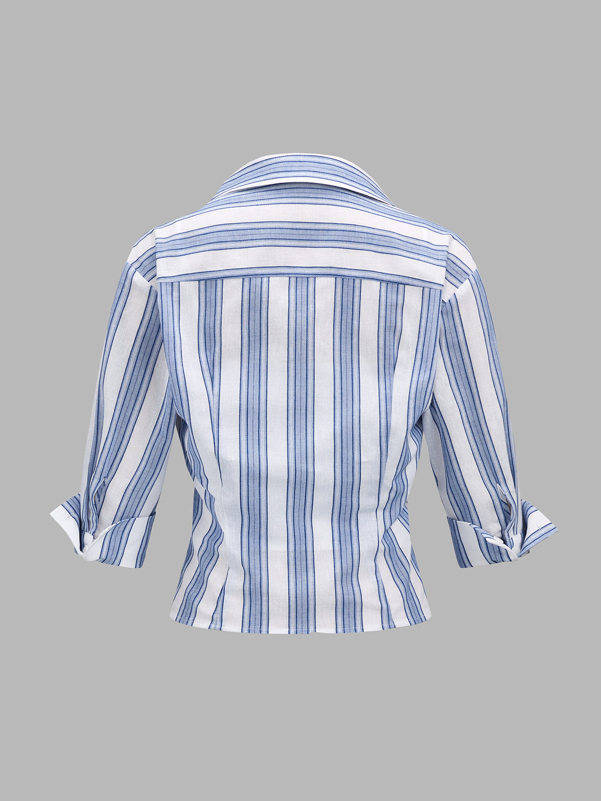 Conjunto de dos piezas: camisa a rayas y top de tirantes