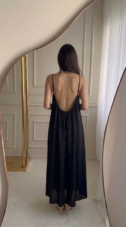 El Vestido Secreto - La Hechicera